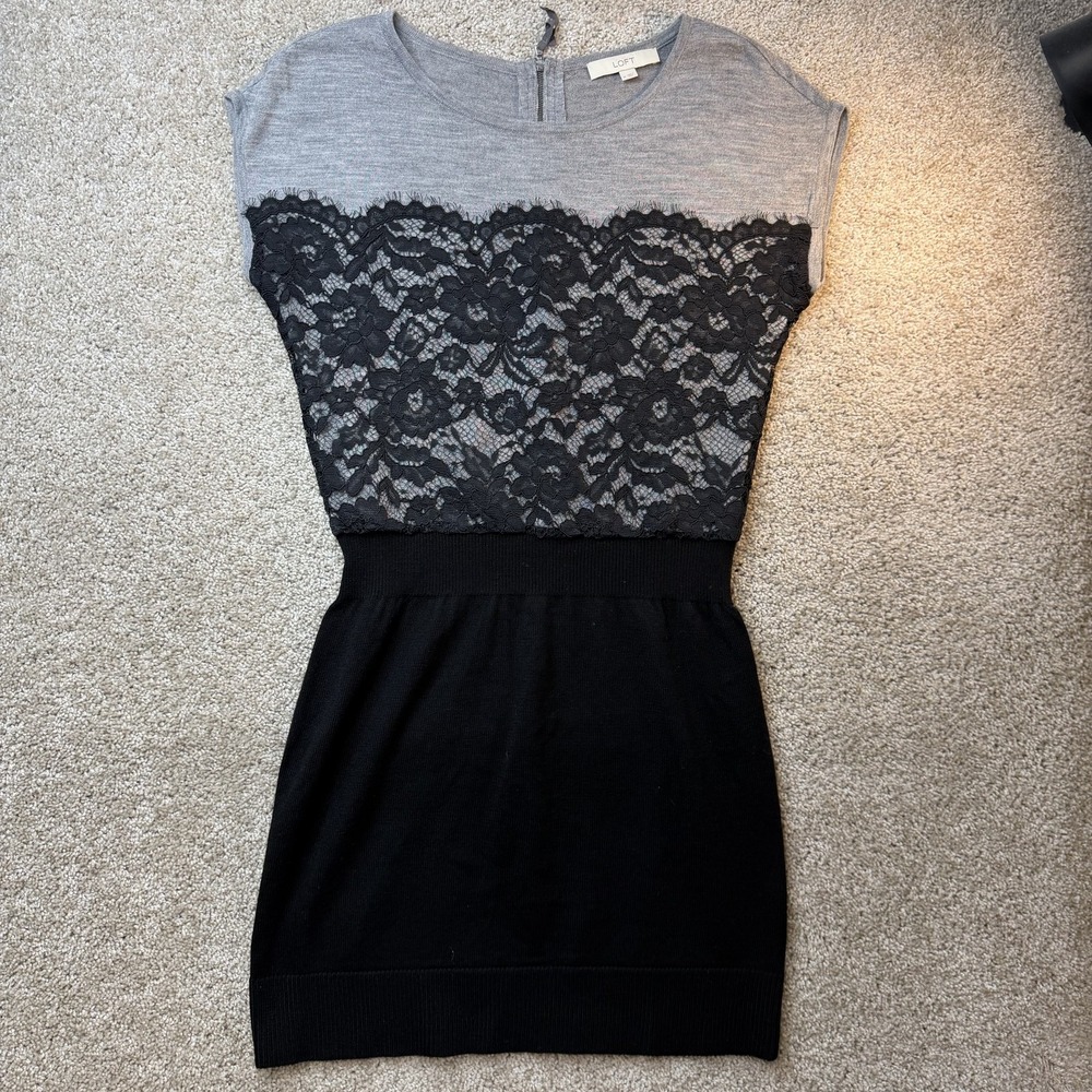 LOFT Sweater Dress Womens M Black Gray Short Sleeve Floral Lace Knit Short